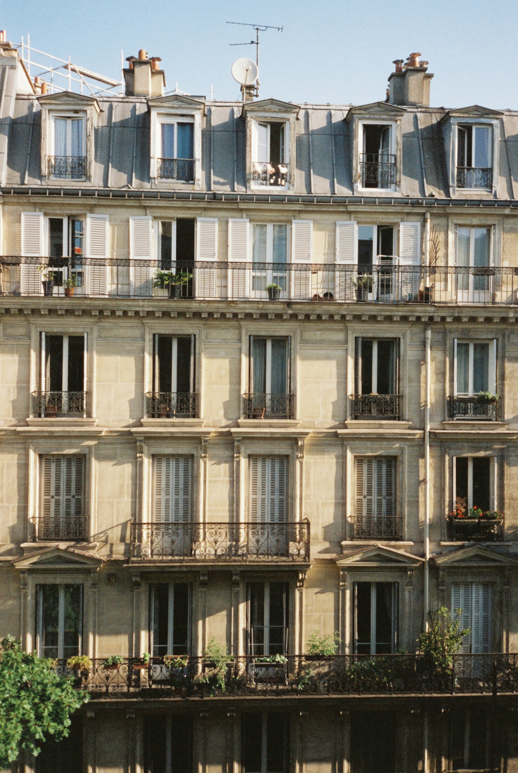 Façade haussmannienne — Paris, France